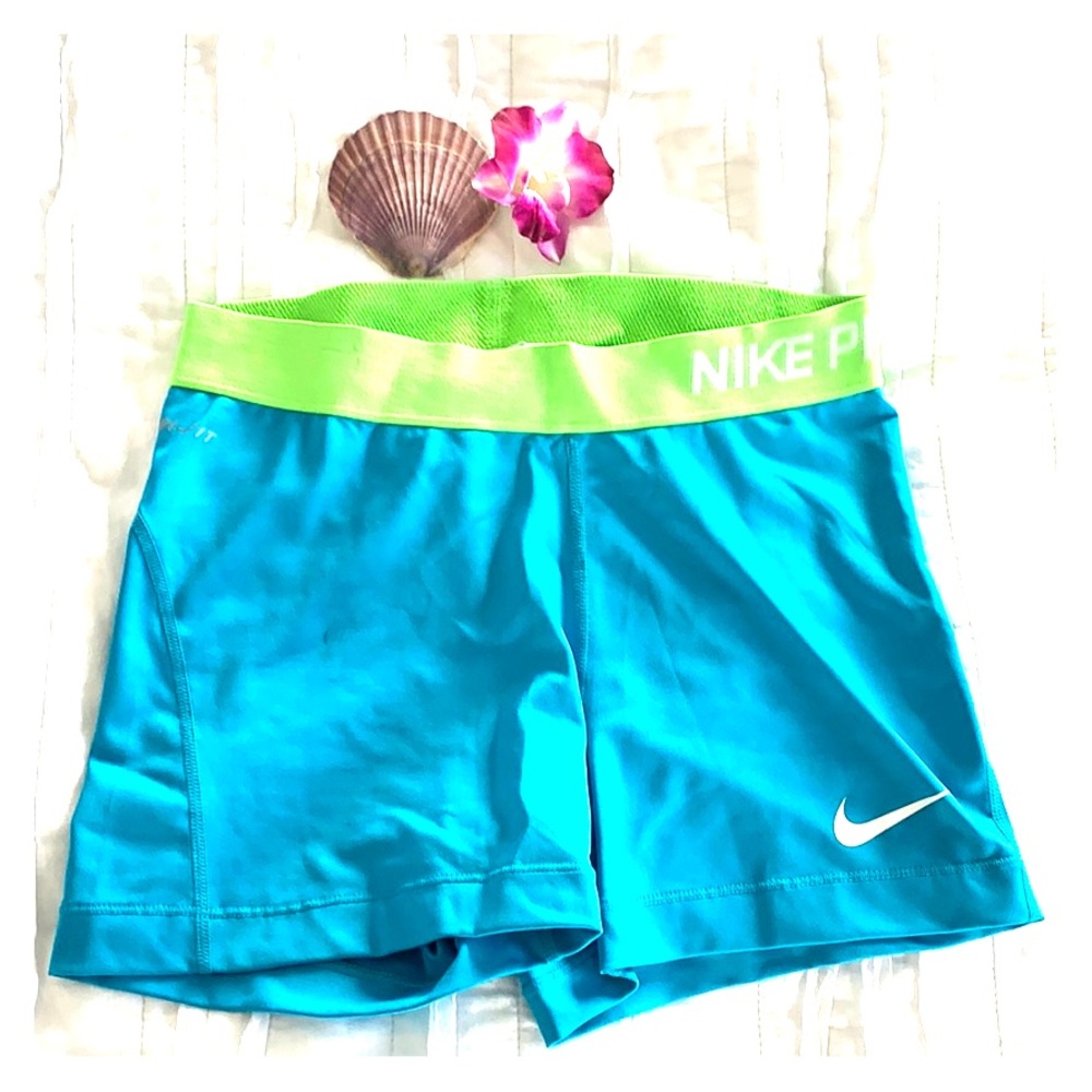 🆕ITEM NIKE PRO DRY FIT SHORTS
